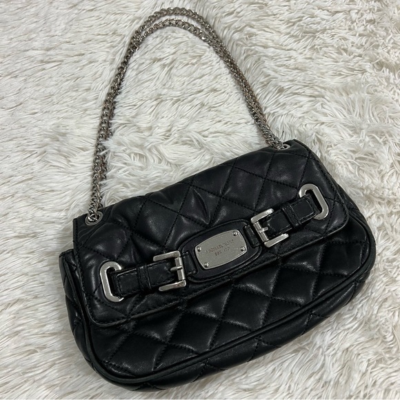 Michael Kors Handbags - Michael Kors Quilted purse with chain strap